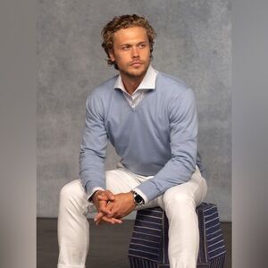 LORENZO UOMO MEN'S ST. BARTHS CONTRAST V-NECK CASHMERE SWEATER IN SKY BLUE